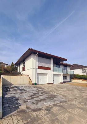 TOP*Sonniges Wohnen mit  Balkon Terrasse und eigenem Garten in Taunusstein-Hahn*Nahe Feldrand*