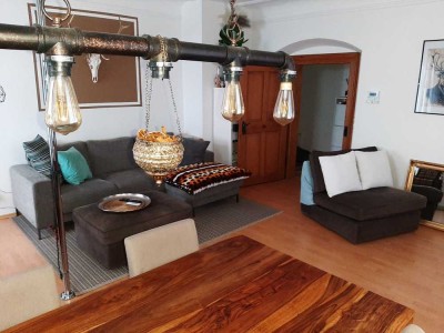 Historische Altbau-Wohnung 61qm 2Zi EBK im Herzen der Amberger Altstadt ab 01.09.2025