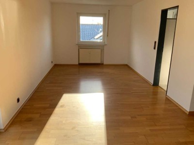 Renovierte 3-Zimmer-Wohnung mit Balkon und EBK in Hachenburg