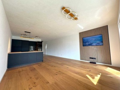 Luxuriös, architektonisch stilvoll und modern sanierter, lichtdurchfluteter  2 Zi. Designwohntraum