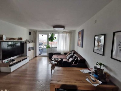 3 Zimmer Wohnung mit EBK & PKW-Stellplatz