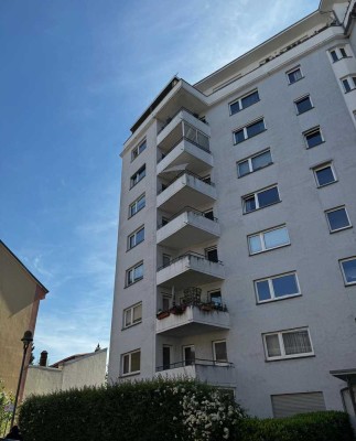 Sanierte 2 Zimmer Wohnung in Bornheim
