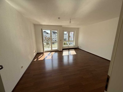 Helle, renovierte 1-Zimmer-Wohnung mit Einbauküche in Brühl