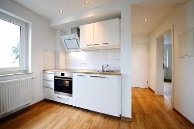 helle 3,5-Zimmer-Wohnung mit EBK und großem Balkon in Düsseldorf