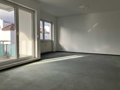 *** Helle 3-Zimmer-Wohnung mit Balkon in Zentrumsnähe