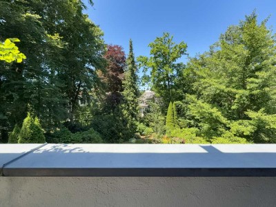 Penthouse in absolut ruhiger und elitärer Lage umgeben von altem Baumbestand