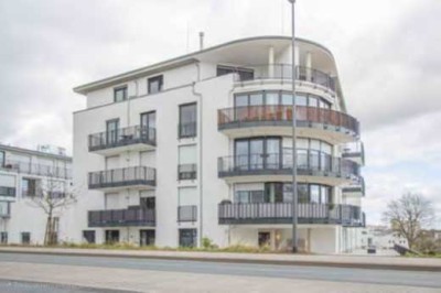 Helle und sonnige, neuwertige 2-Zimmer-Wohnung mit Terrasse