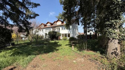 ### VIEL PLATZ IN TOP LAGE! EIGENTUMSWOHNUNG ALS REIHENHAUS MIT FANTASTISCHEM GARTEN! ###