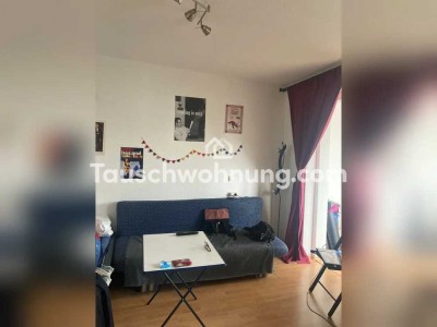 Tauschwohnung: 2-Zimmerwohnung mit separater Küche und Balkon.