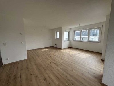 ERSTBEZUG Vermieten 3,5 Zimmer Wohnung AB SOFORT in Ellwangen