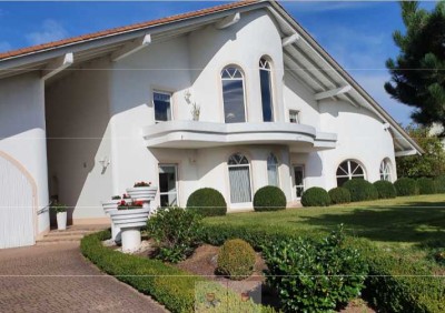 Großzügiges Einfamilienhaus mit 7 Zimmern und Garage in Wachenroth