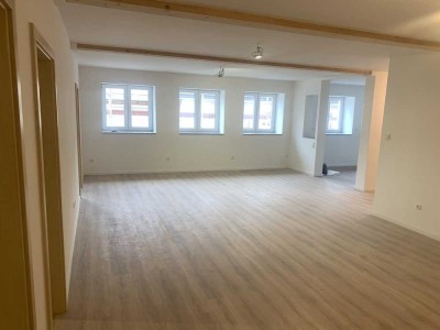 Neubauwohnung mit EBK ERSTBEZUG großzügig und hell  im EG