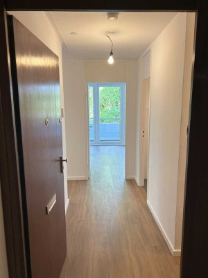 Stilvolle 3-Zimmer-Wohnung mit gehobener Innenausstattung mit Balkon in München Englschalking