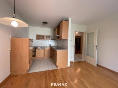 Charmante und helle 2-Zimmer-Wohnung direkt am Lainzer Platz