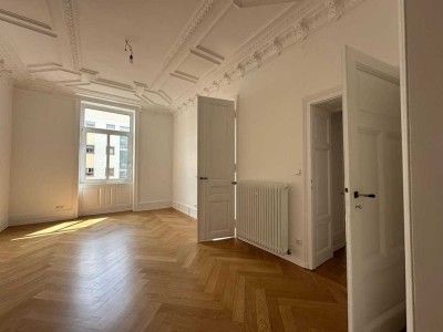 Großzügige sanierte 5-Zimmer-Wohnung mit Balkon im 2. OG in Frankfurt Nordend-West