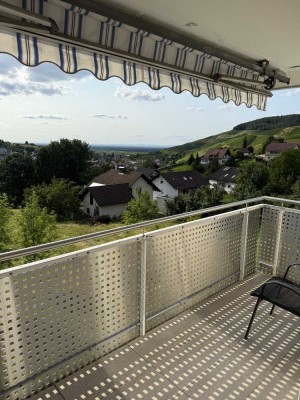 Attraktive 3-Zi-Wohnung mit EBK, Balkon und traumhaftem Ausblick über Bühlertal
