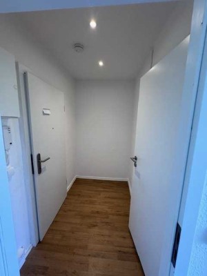 Wow --- was ne schicke 1 Raum mit Balkon - Klein, fein ...