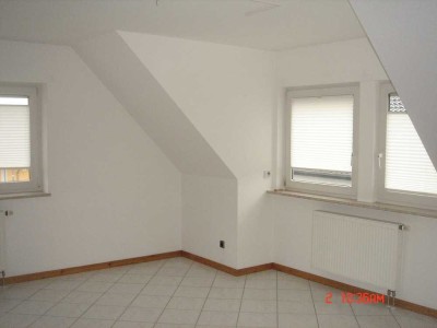 Freundliche und gepflegte 4-Zimmer-DG-Wohnung mit gehobener Innenausstattung in Havelland (Kreis)