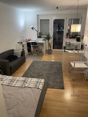 Einzugsbereite 1-Zimmer Wohnung, eigenes Bad, Balkon, Nähe Uni, Super Lage