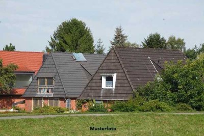 Ohne Provision! 2-Familienhaus mit 2 Garagen