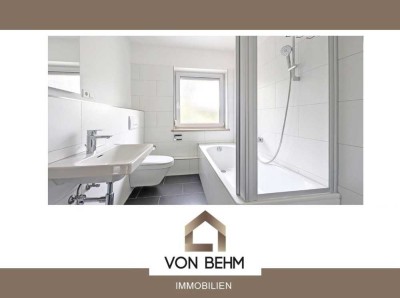 von Behm Immobilien -  Helle 3-Zimmer-Wohnung mit Einbauküche