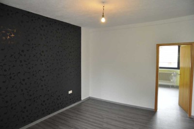 4-Raum-Wohnung mit Balkon und Einbauküche in Östringen