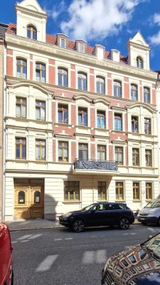 großzügige 1 Raumwohnung mit Balkon und Stellplatz