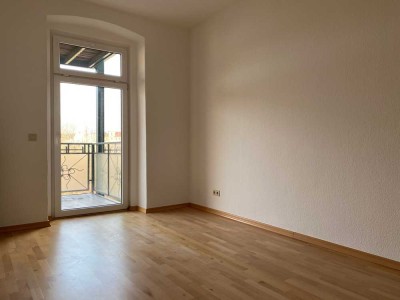 Helle 2-Raum-Wohnung mit großem Balkon.