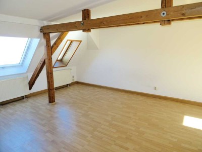 2 Zimmer Dachgeschoss Wohnung in Zwickau zu vermieten !