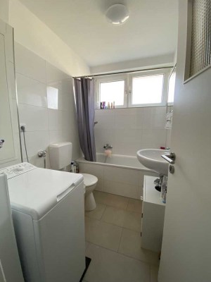 Frisch sanierte Wohlfühloase mit Balkon – 2 Zimmer in ruhiger Lage