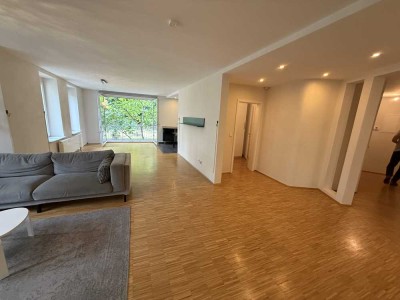 Traumhafte 5-Zimmer-Wohnung mit Balkon im 1. OG in Stuttgart-Nord