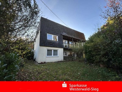 Großes Einfamilienhaus mit Einliegerwohnung und großem Garten, ruhige Lage