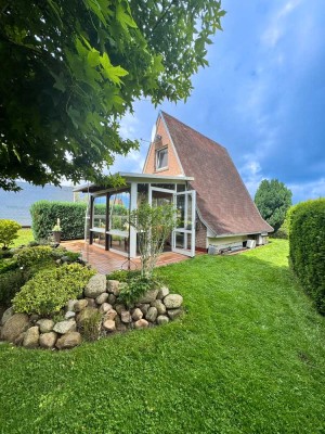 klassische, massive Ferien-Finnhütte in ruhiger und naturnaher Lage in Ostseenähe