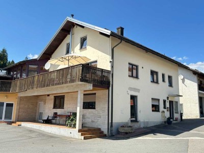Nh. Kirchdorf im Wald: 333 m2-Wohnhaus mit Büro -auch als 2-Familienhaus nutzbar- naturnahe Wohnlage