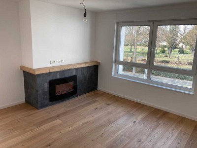 Charmante, sanierte Terrassenwohnung mit EBK & Stellplatz