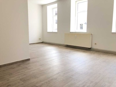 Für Singles oder Paare – super geschnittene 2 Zi. Wohnung mit offener Wohnküche und Balkon