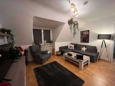 Ihr persönlicher Rückzugsort in Essen-Bedingrade – gemütliche 2,5-Zimmer-DG-Wohnung wartet auf Sie