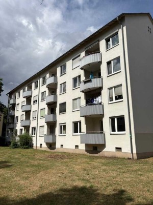Sanierungsbedürftige 3-Zimmer Wohnung in Niederrad!