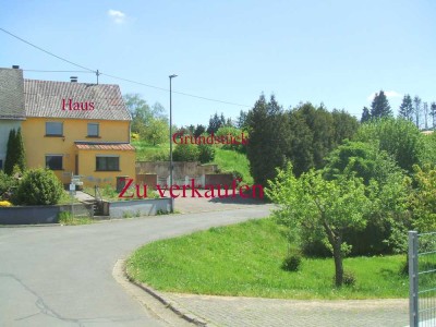 Gemütliches 1-2 Familienhaus mit gr. Terrasse und Stellplätzen auf  großem, sonnigen Baugrundstück