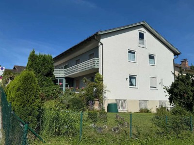 2-FH mit rd. 200 m² Wfl + 60 m² Wfl.-ELW, Garage, Grund 710 m²