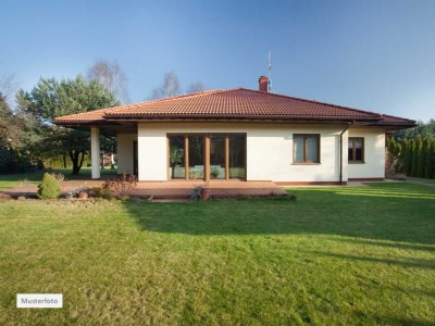 Provisionsfrei Zweifamilienhaus in 32791 Lage, Kampmannsweg