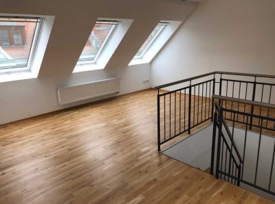 ++ Stilvolle, neuwertige 2 Zi.-Maisonette-Wohnung mit gehobener Innenausstattung // Atrium ++