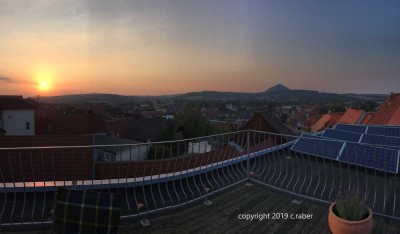 Dachterrasse 32 qm + Einbauküche + Pkw-Stellplatz + 3 Schlafzimmer + Provisionsfrei