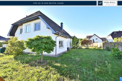 Großzügiges Zweifamilienhaus - 8 Zimmer, 2 Bäder u. 2 Gäste WCs