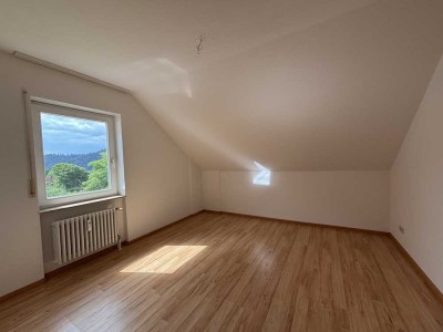 Tolle Aussichten in alle Richtungen: 3-Zimmer-Wohnung mit Balkon in ruhiger Lage von Waldkirch
