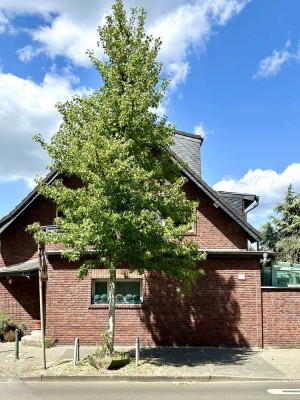 Düsseldorf-Unterrath - Reihenendhaus mit Garten und großer Garage