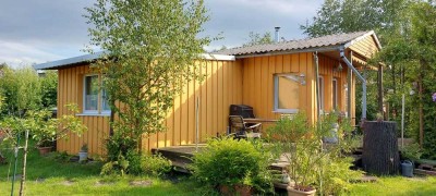 Meerbude am kleinen Meer, Ostfriesland mit Anleger und Boot, 20m bis zum Wasser