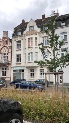 Wunderschöne, helle 4-Zimmer-Altbauwohnung mit großem Balkon/Terrasse in Herne