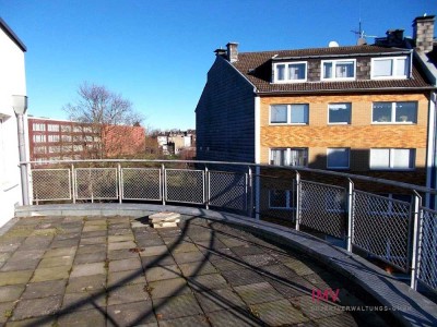 moderne 3 Zimmer-Wohnung mit sonniger Dachterrasse und Einbauküche im Frankenberger Viertel