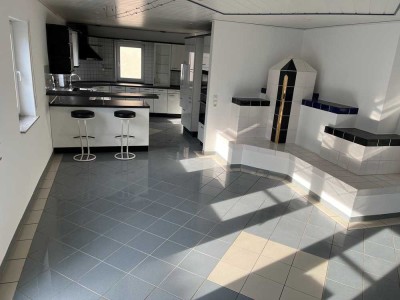 Exklusive 5-Zimmerwohnung auf 2 Etagen im Zentrum von Erlenbach am Main, neu saniert